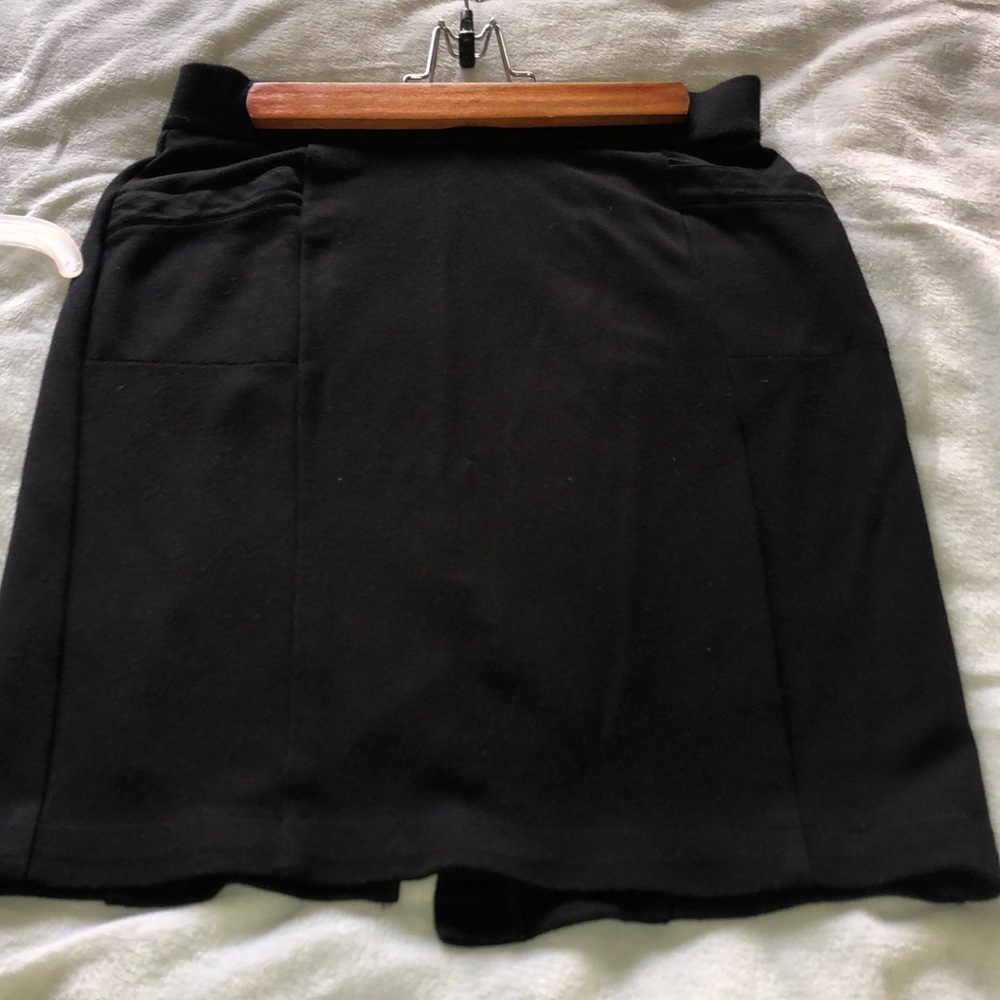 Black stretch skirt